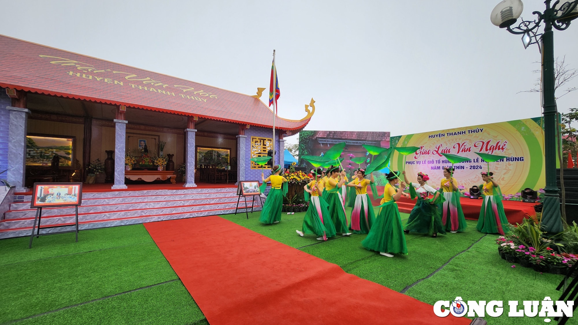 doc dao van hoa dac san dan toc tai hoi trai le hoi den hung 2024 hinh 14