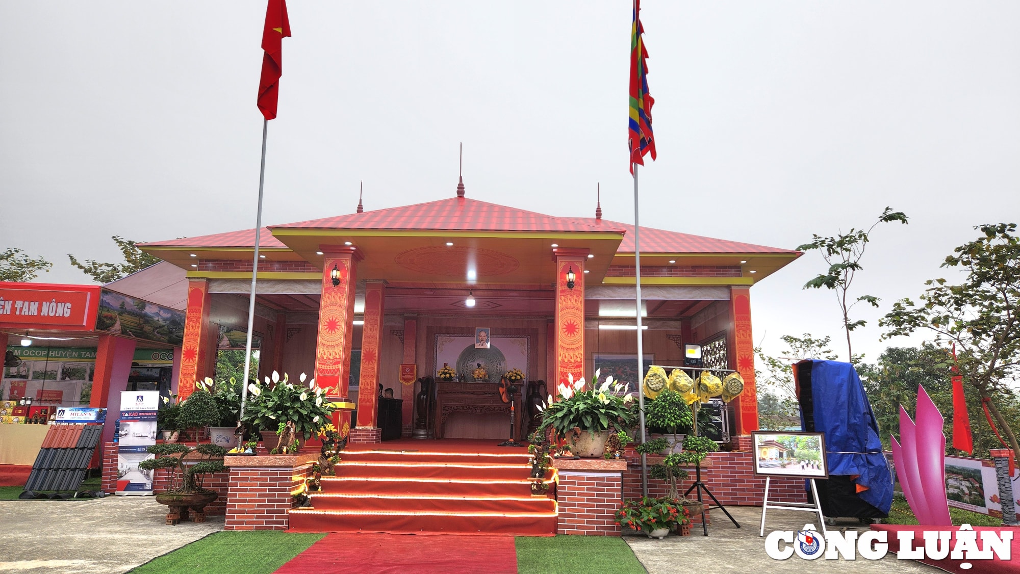 doc dao van hoa dac san dan toc tai hoi trai le hoi den hung 2024 hinh 16