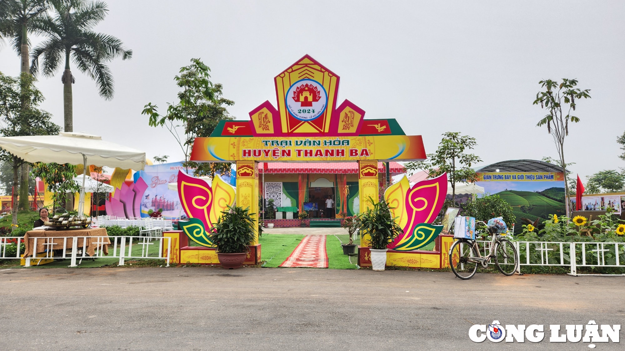 doc dao van hoa dac san dan toc tai hoi trai le hoi den hung 2024 hinh 20