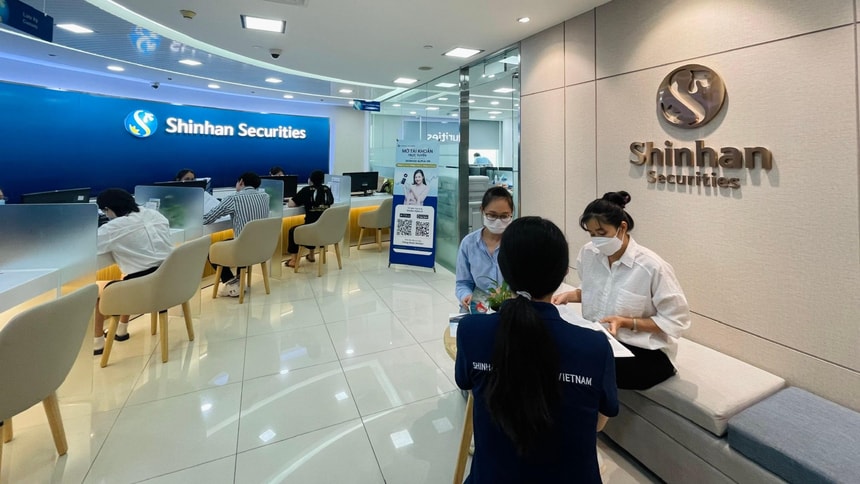 chung khoan shinhan vay no them 2500 ty luong trai phieu cua an phat holdings dang ra sao hinh 1
