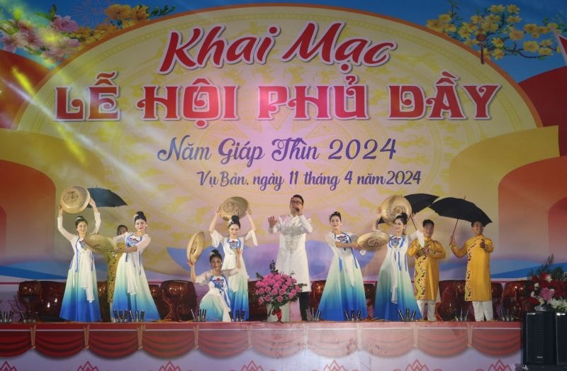 nam dinh tung bung khai mac le hoi phu day nam 2024 hinh 1