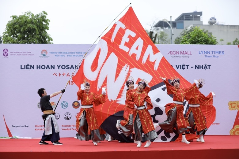 trinh dien mua yosakoi tai le hoi van hoa viet nam nhat ban 2024 hinh 3