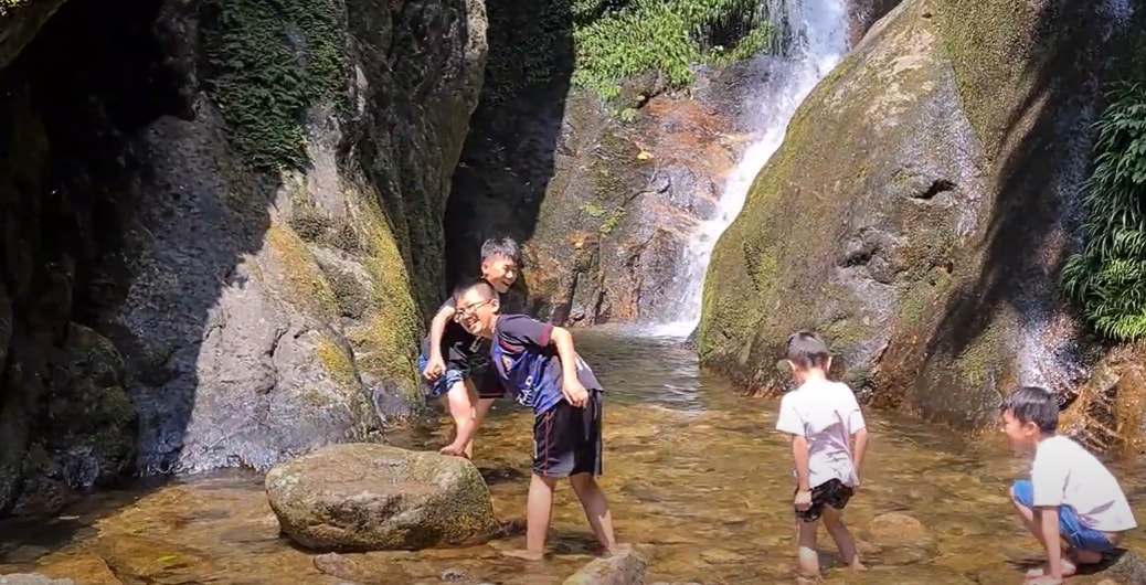 chiem nguong ve dep huyen ao cua thac trai tim lai chau hinh 4