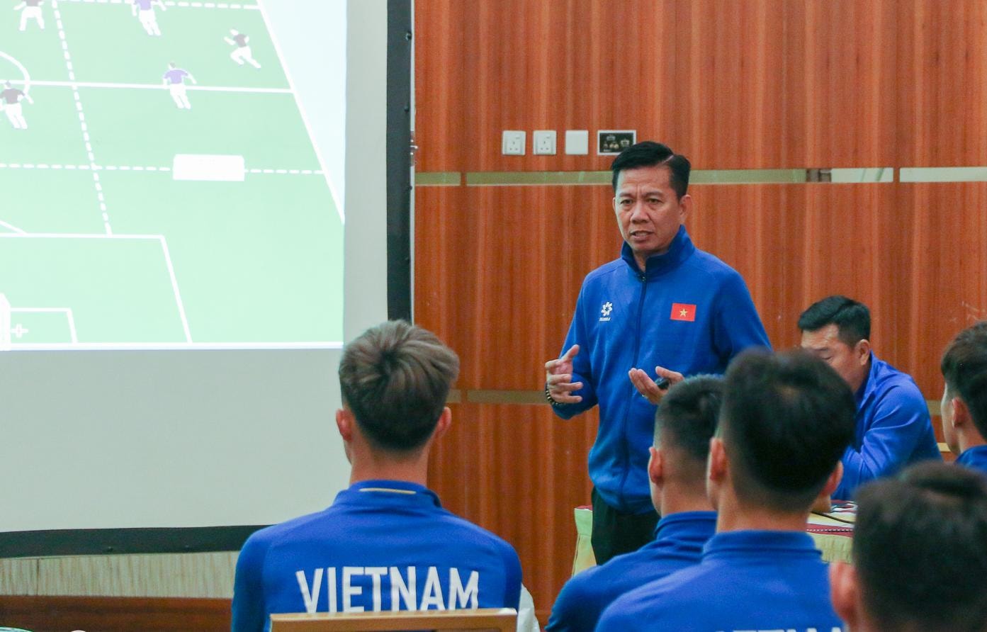 hlv hoang anh tuan cong bo danh sach u23 viet nam du vck u23 chau a 2024 hinh 1