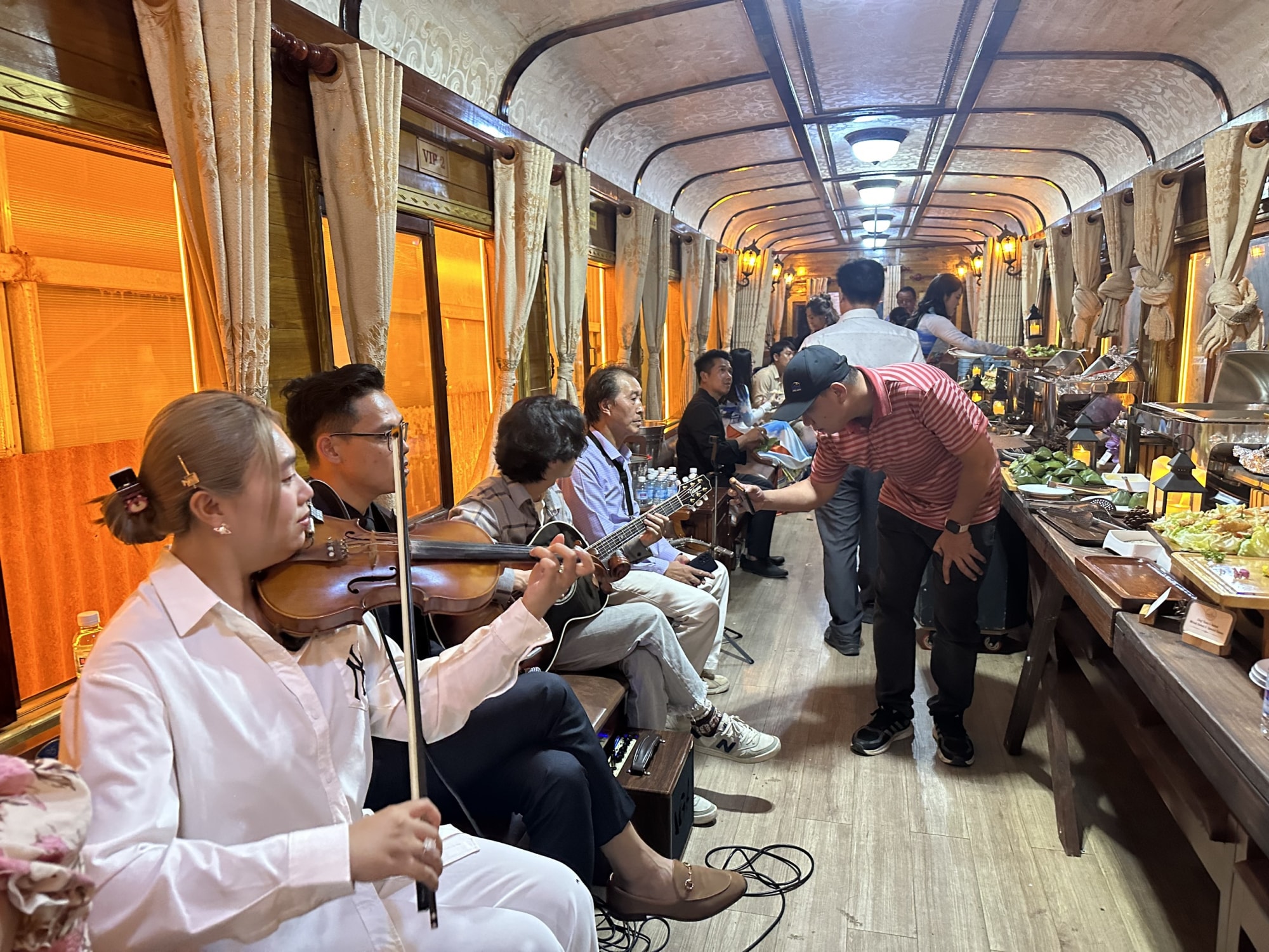 hinh anh thu vi tren tuyen duong sat hanh trinh dem da lat hinh 4