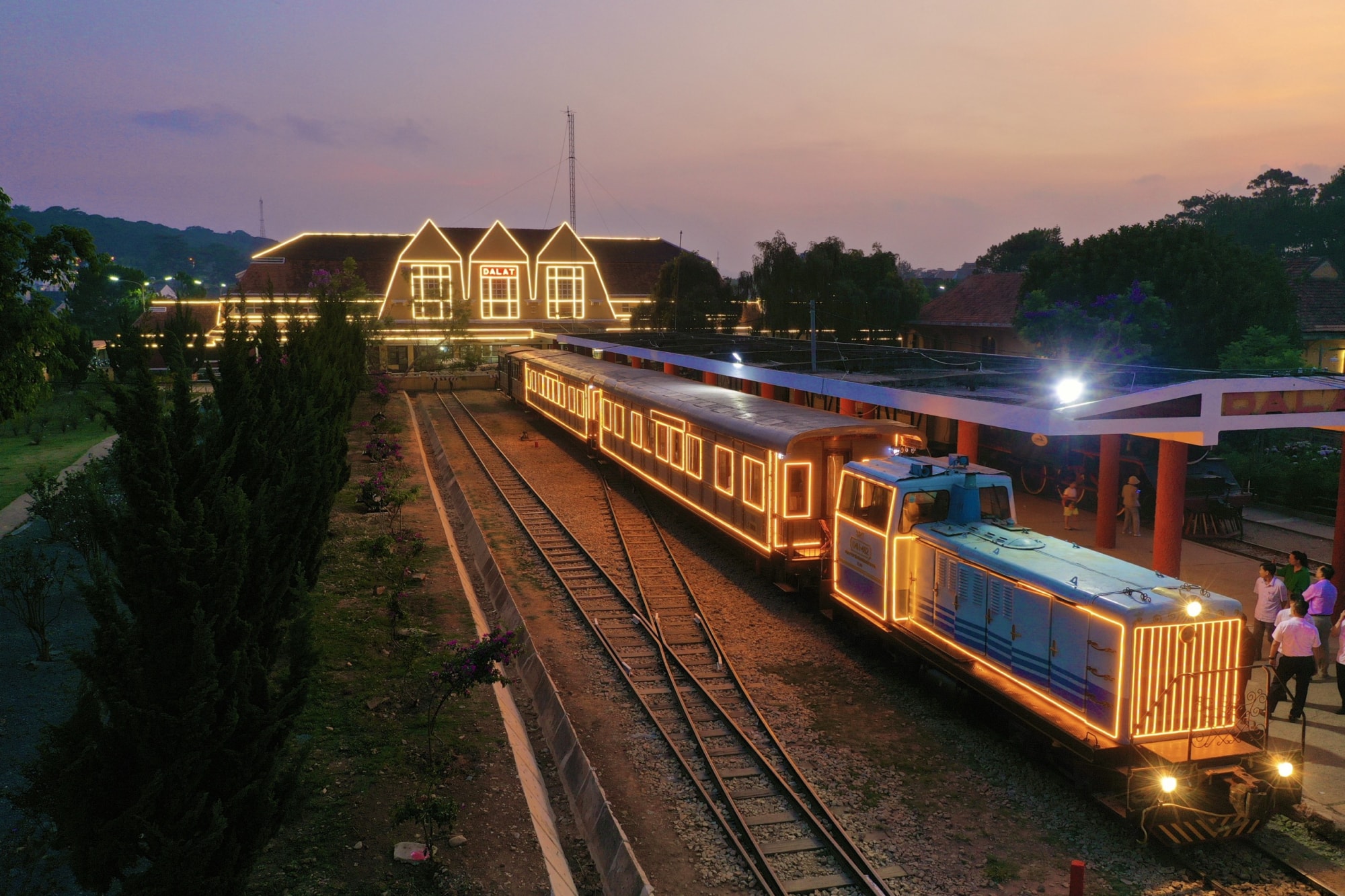 hinh anh thu vi tren tuyen duong sat hanh trinh dem da lat hinh 1