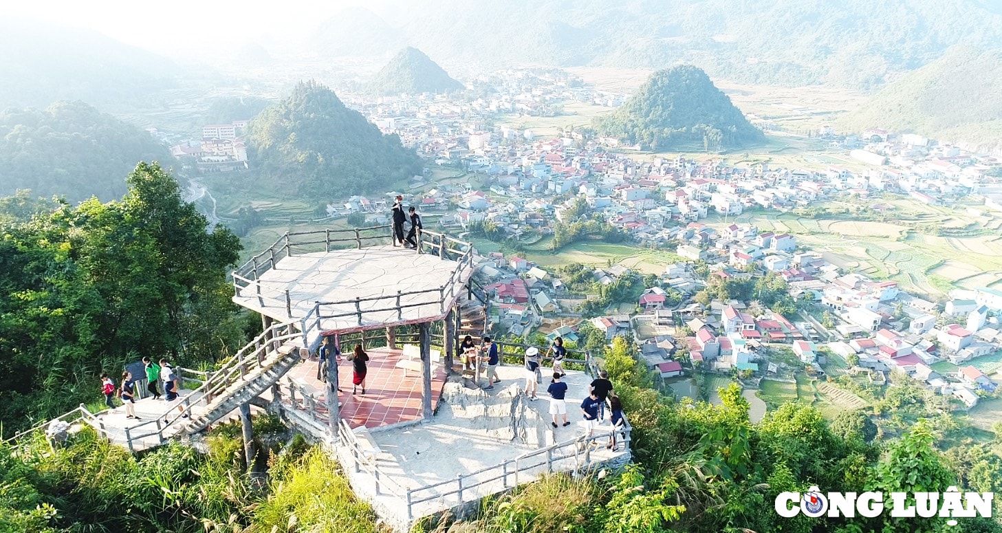 kham pha ve dep cong troi quan ba ha giang hinh 3