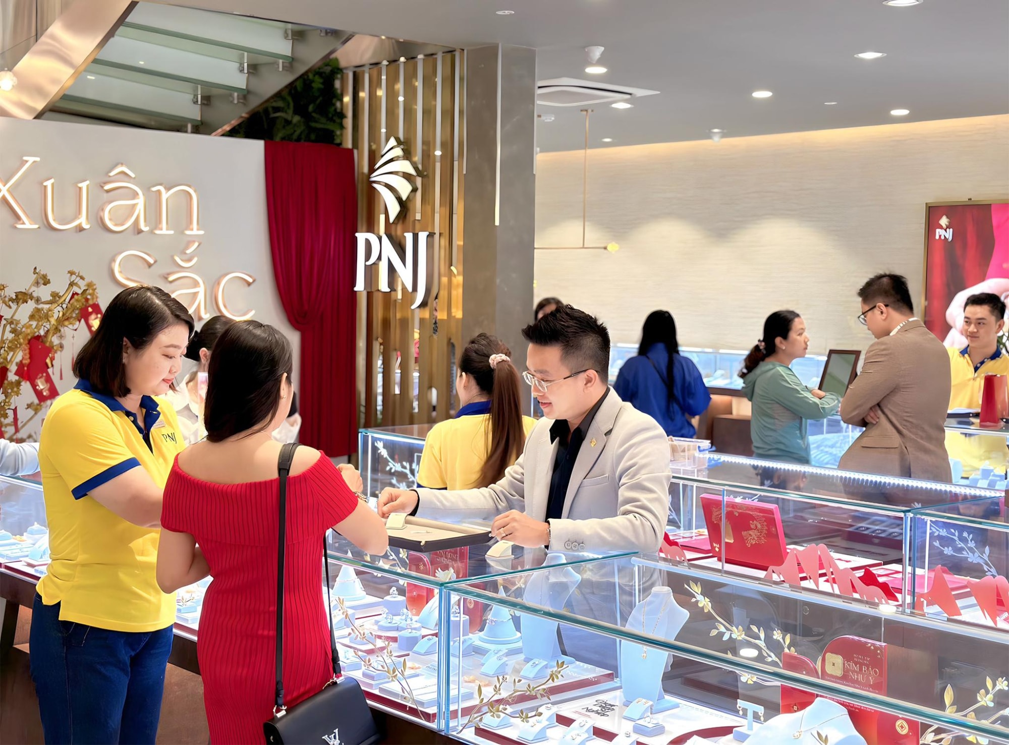 pnj va chu tich hdqt cao thi ngoc dung vinh du nhan huan chuong lao dong hang nhat lan thu hai hinh 5