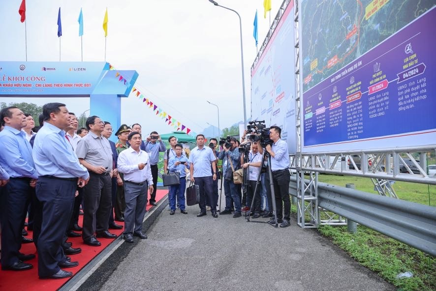 cao toc huu nghi  chi lang co nhieu diem dac biet ket noi 2 vung kinh te dong luc cua dat nuoc hinh 3