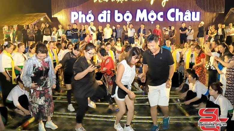 cong nhan khu du lich quoc gia moc chau hinh 3