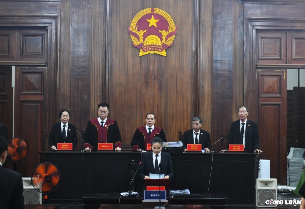 ong tran qui thanh va 2 con gai hau toa vi cao buoc chiem doat hon 1048 ty dong hinh 1