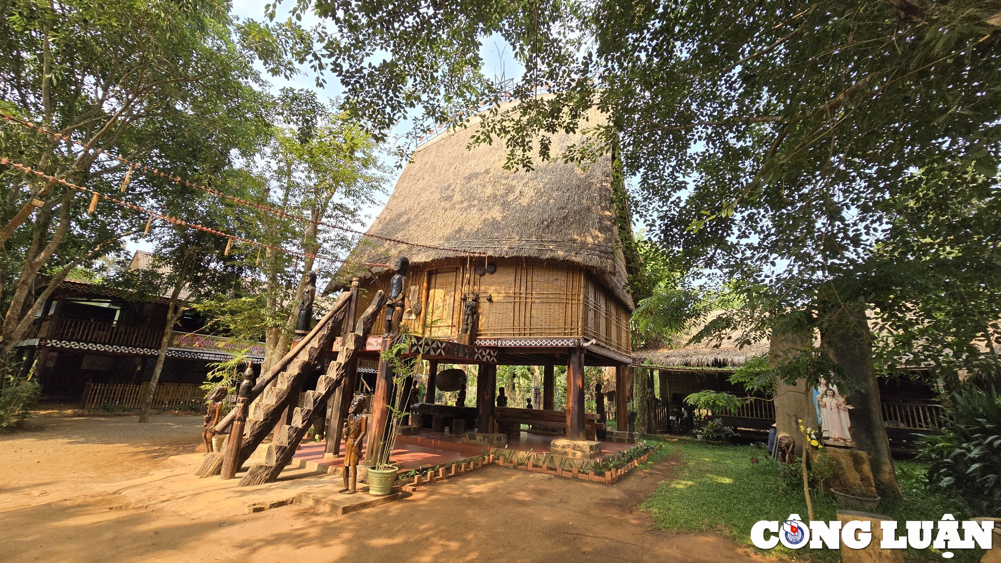 kon tum vi sao doanh thu cua cong ty tnhh mtv lam kim gia lai nhay mua theo tung goi thau hinh 4
