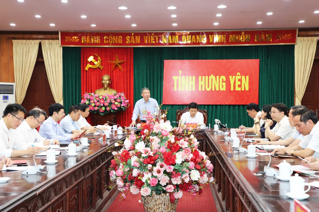 nang cao hon chat luong cong tac bao ve cham soc suc khoe can bo cua hung yen hinh 1