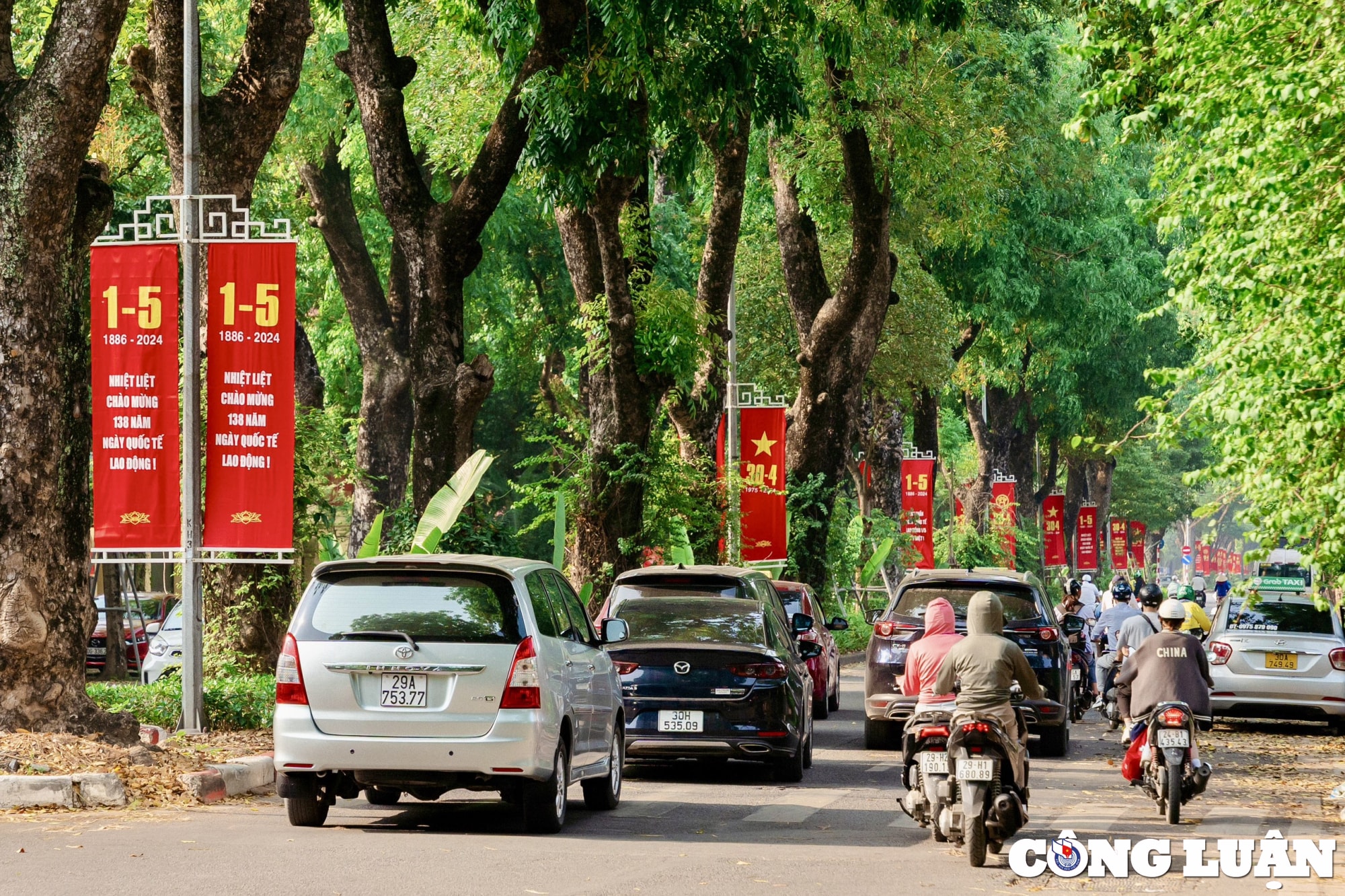 pho phuong ha noi ruc sac do trong dip le 30 4 va 1 5 hinh 5