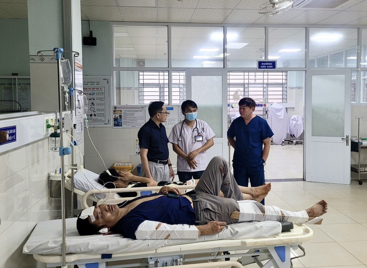 gia lai hanh khach ke lai giay phut va cham thot tim trong vu tai nan giua 2 xe khach hinh 2
