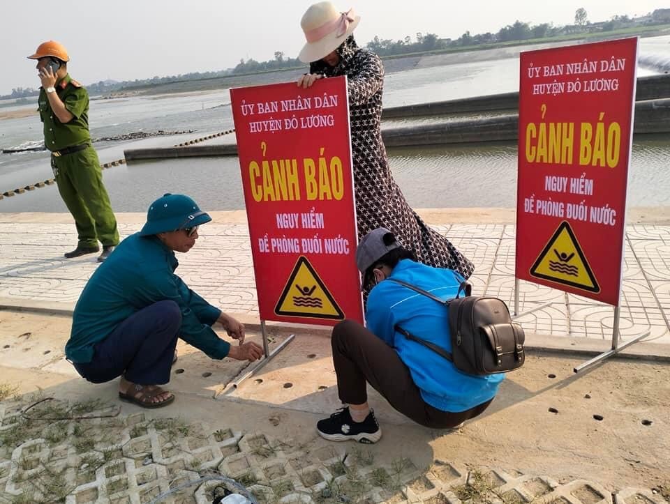 lien tiep xay ra tai nan duoi nuoc thuong tam o nghe an hinh 2