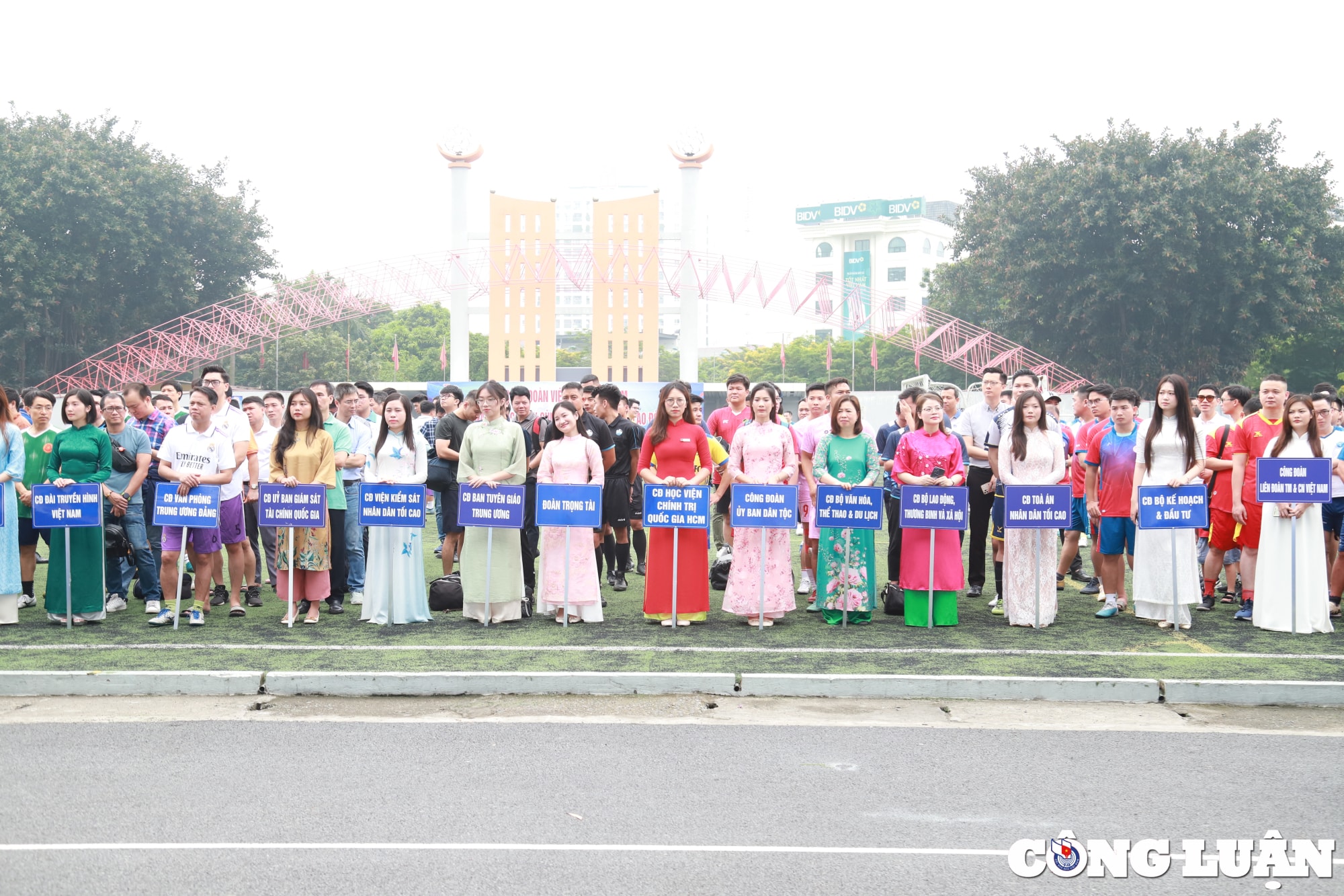 soi dong giai bong da tai hoi thao can bo cong chuc vien chuc lao dong nam 2024 hinh 2