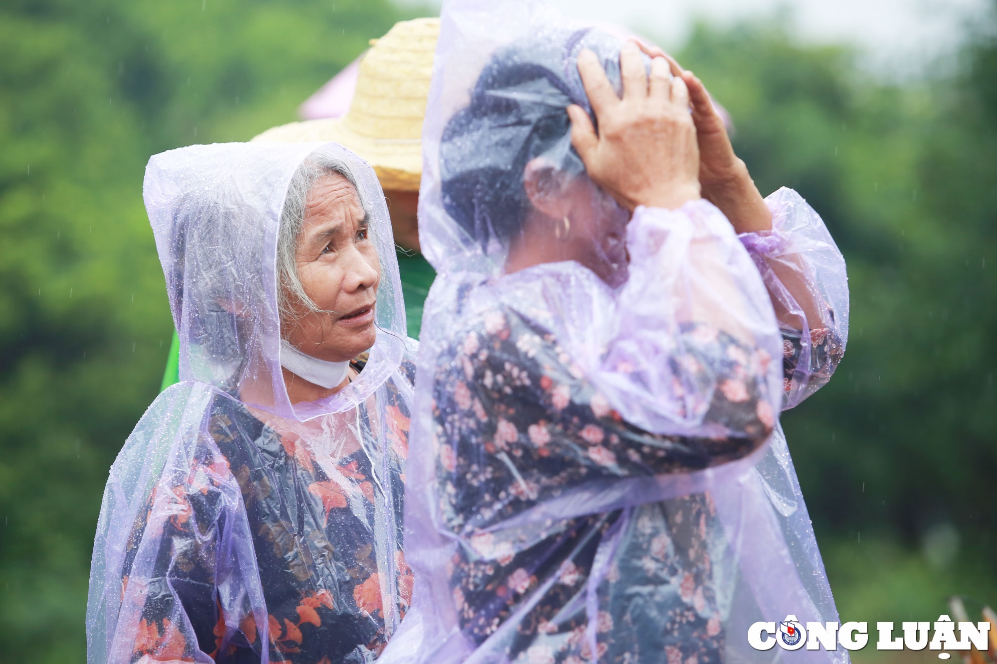 hang nghin nguoi doi mua do ve di tich doi a1 hinh 4