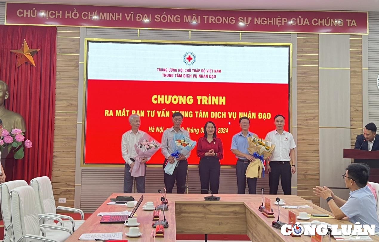 hoi chu thap do viet nam ra mat ban tu van trung tam dich vu nhan dao hinh 1
