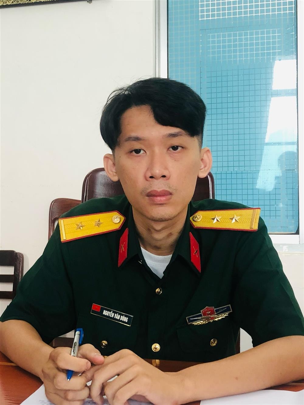 bat doi tuong gia danh sy quan quan doi de lua dao hinh 1