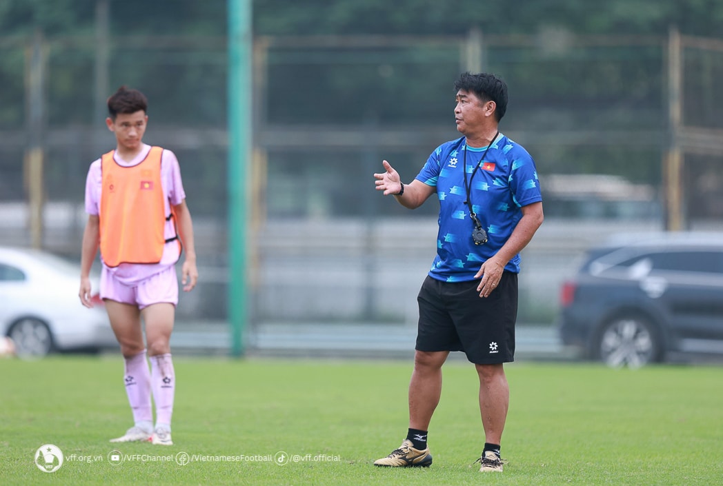 ong tran minh chien dan dat doi tuyen u16 viet nam hinh 1