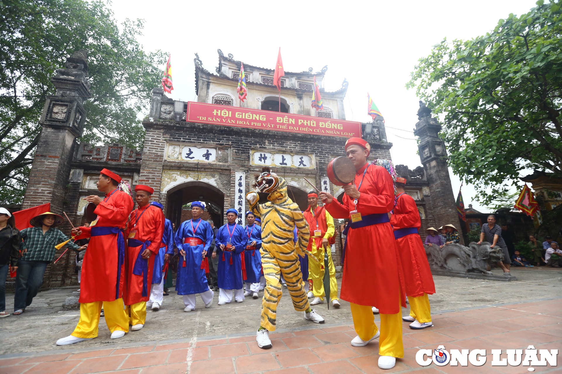 ha noi nguoi dan thich thu khi xem man tai hien tran danh cua thanh giong hinh 2