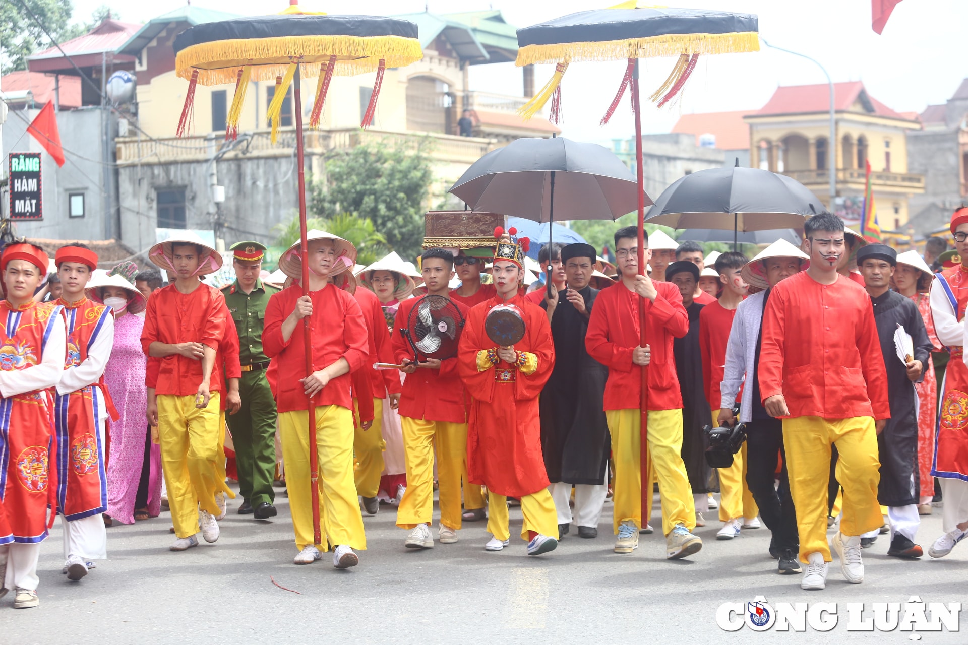 ha noi nguoi dan thich thu khi xem man tai hien tran danh cua thanh giong hinh 5