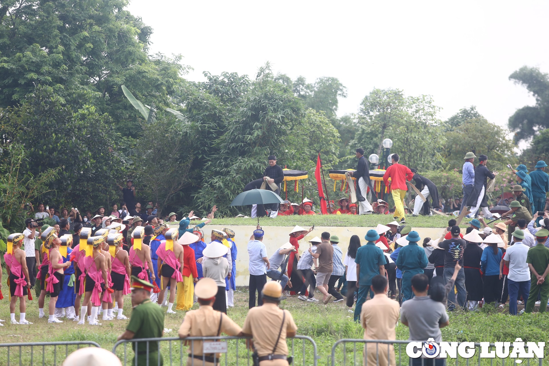 ha noi nguoi dan thich thu khi xem man tai hien tran danh cua thanh giong hinh 12