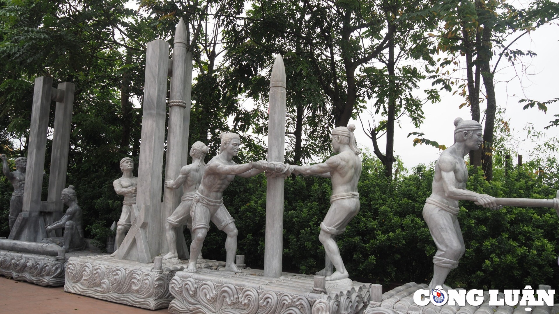 kham pha chien dia huyen thoai ben dong song bach dang giang hinh 5