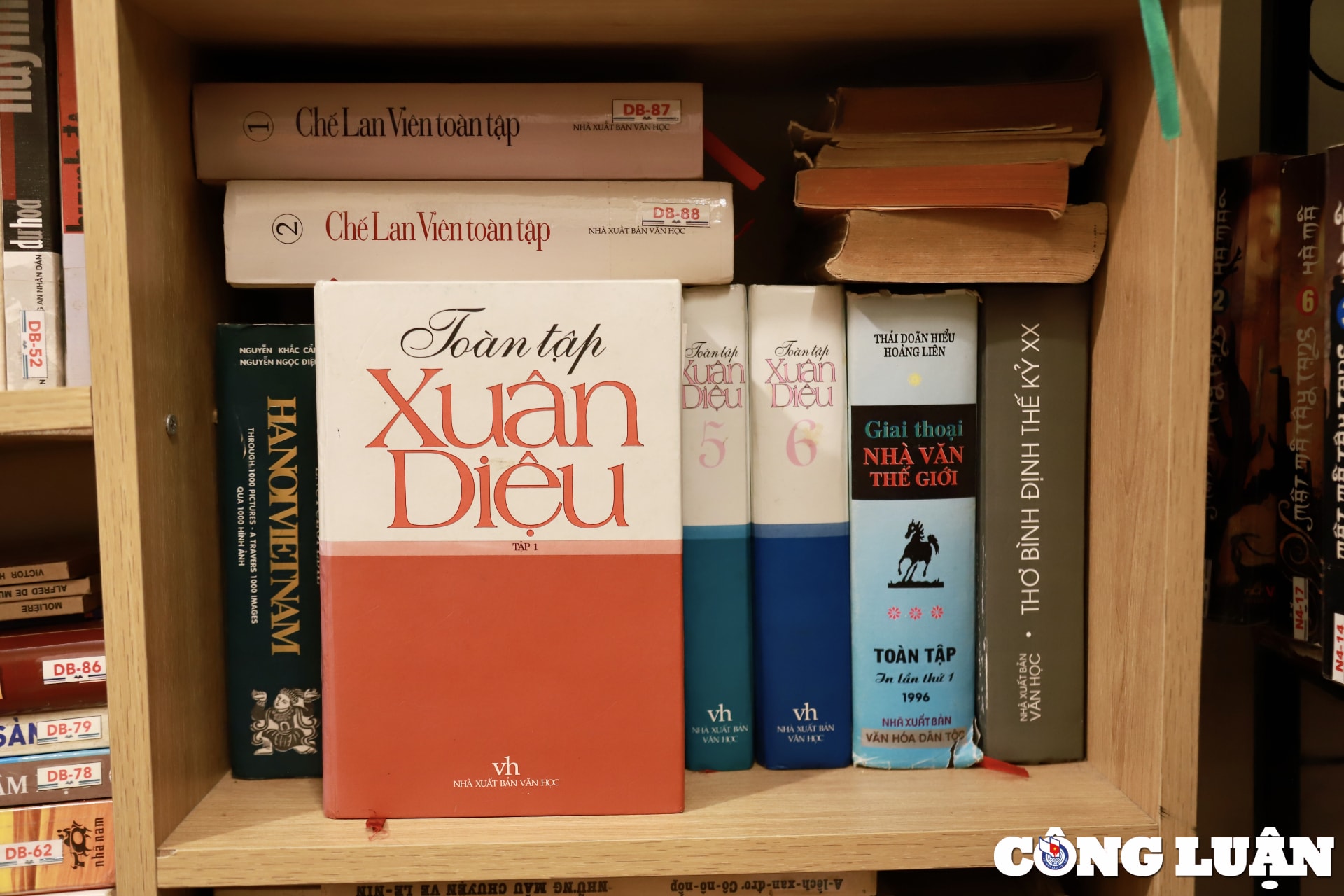 khong gian thu vien sach mien phi d free book giua long ha noi hinh 9