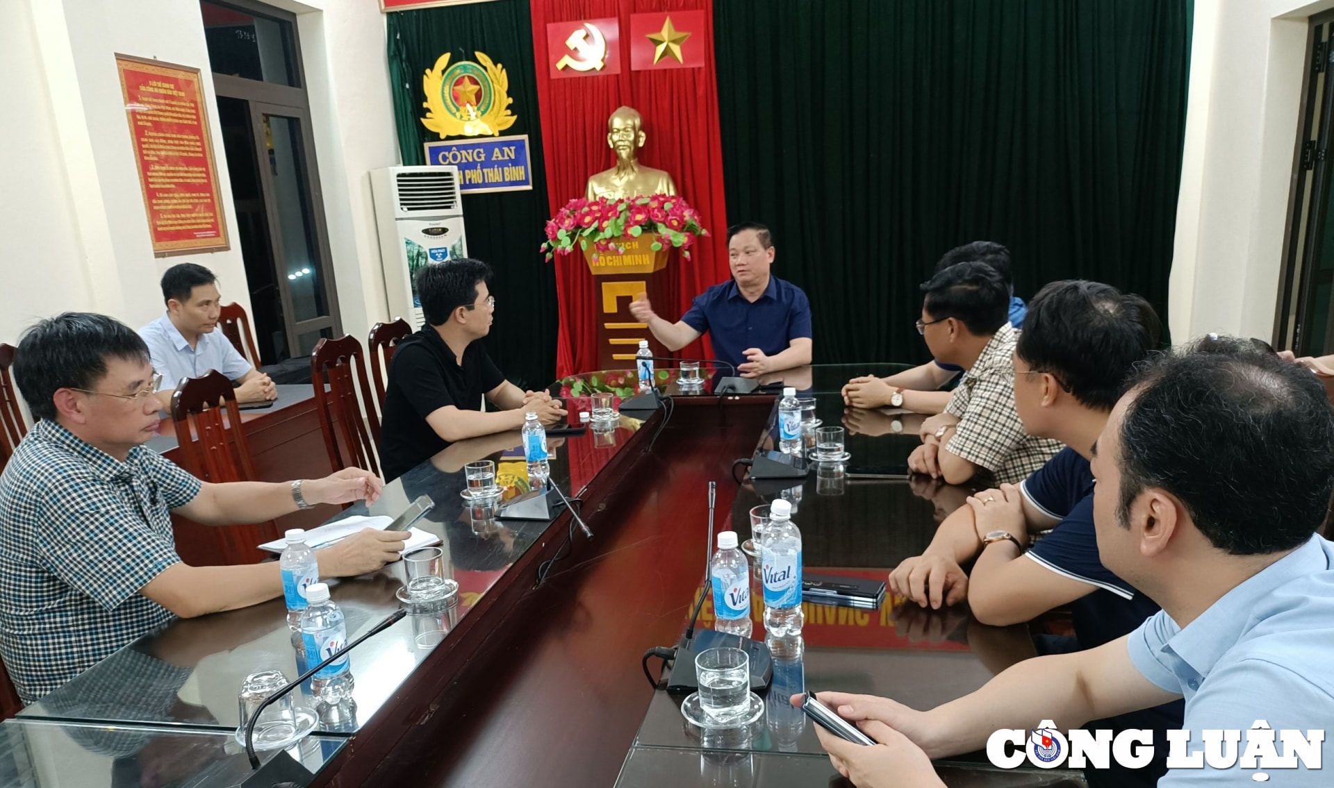 thai binh khoi to vu an tre mam non 5 tuoi tu vong do bi bo quen tren xe dua don hinh 4
