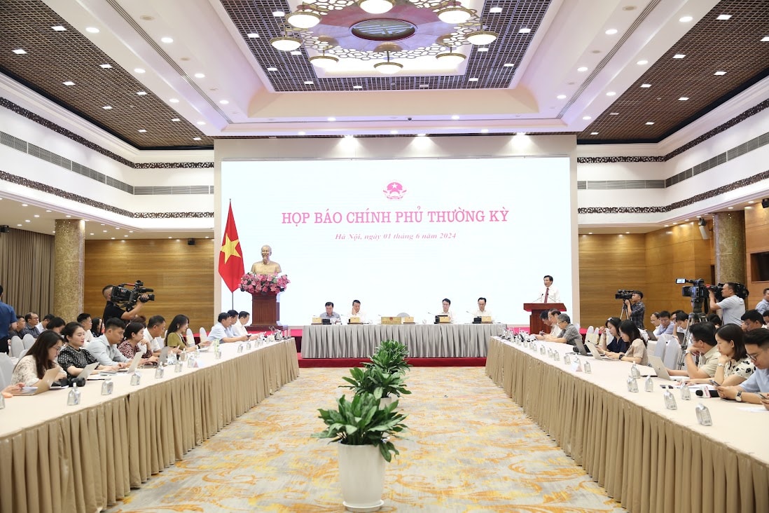 bo truong tran van son xuat khau co xu huong tang manh lam phat duoc kiem soat du lich phuc hoi manh hinh 1