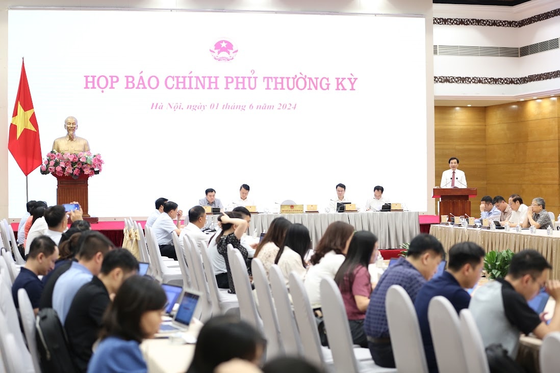 bo truong tran van son xuat khau co xu huong tang manh lam phat duoc kiem soat du lich phuc hoi manh hinh 3