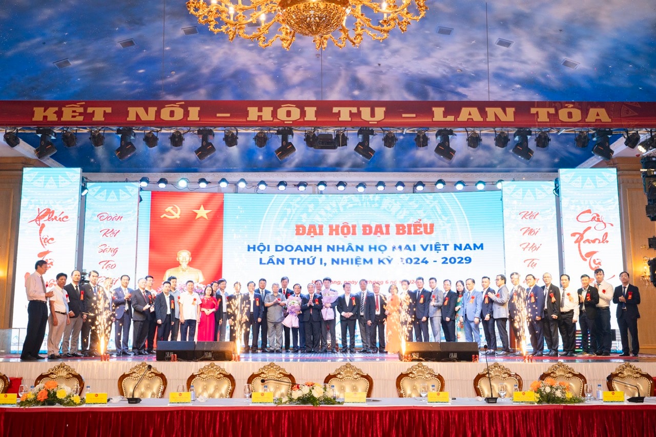gan 400 dai bieu tham du dai hoi lan thu i hoi doanh nhan ho mai viet nam hinh 1