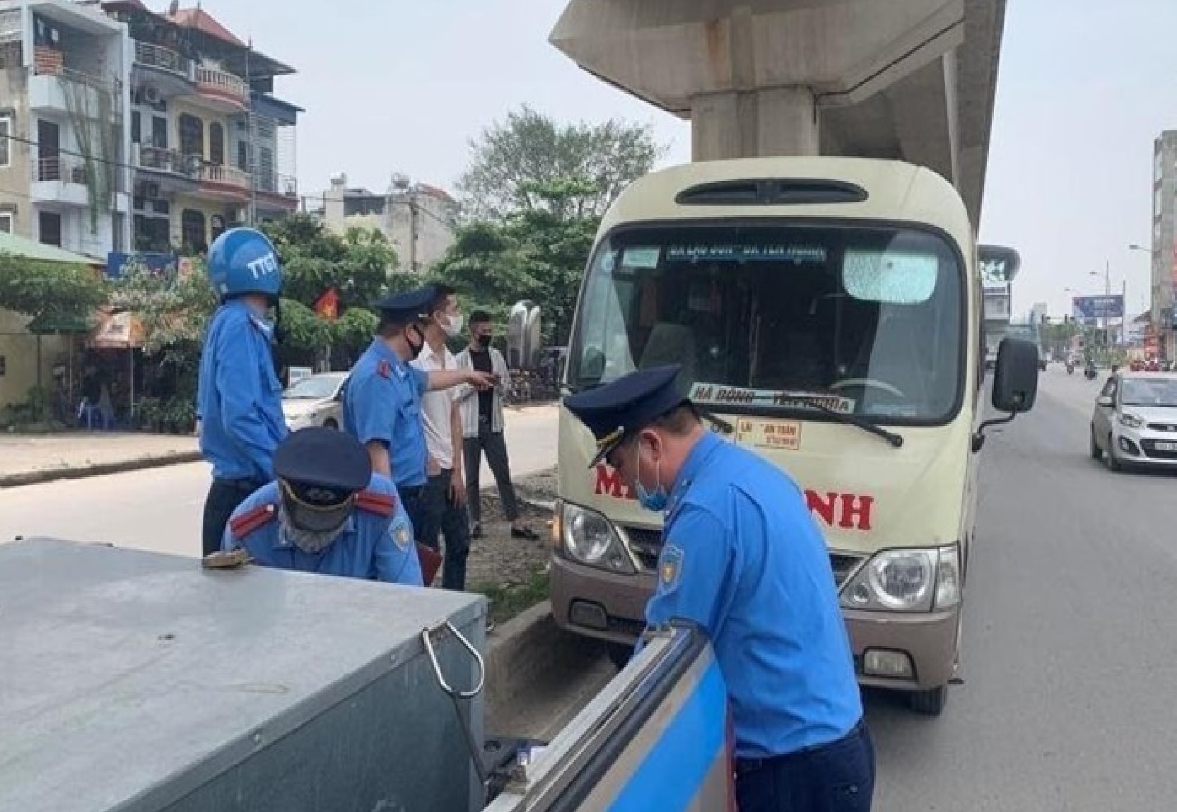 ha noi thu hoi phu hieu gan 4000 phuong tien kinh doanh van tai vi pham toc do hinh 1