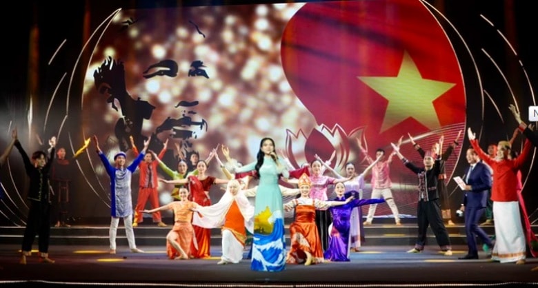 xuc dong chuong trinh nghe thuat con duong the ky nguoi di hinh 3