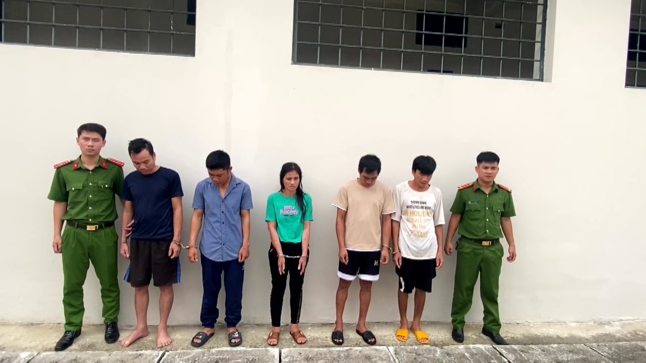bat giu nhom doi tuong cau ket moc noi mua ban ma tuy tu lao ve viet nam hinh 1