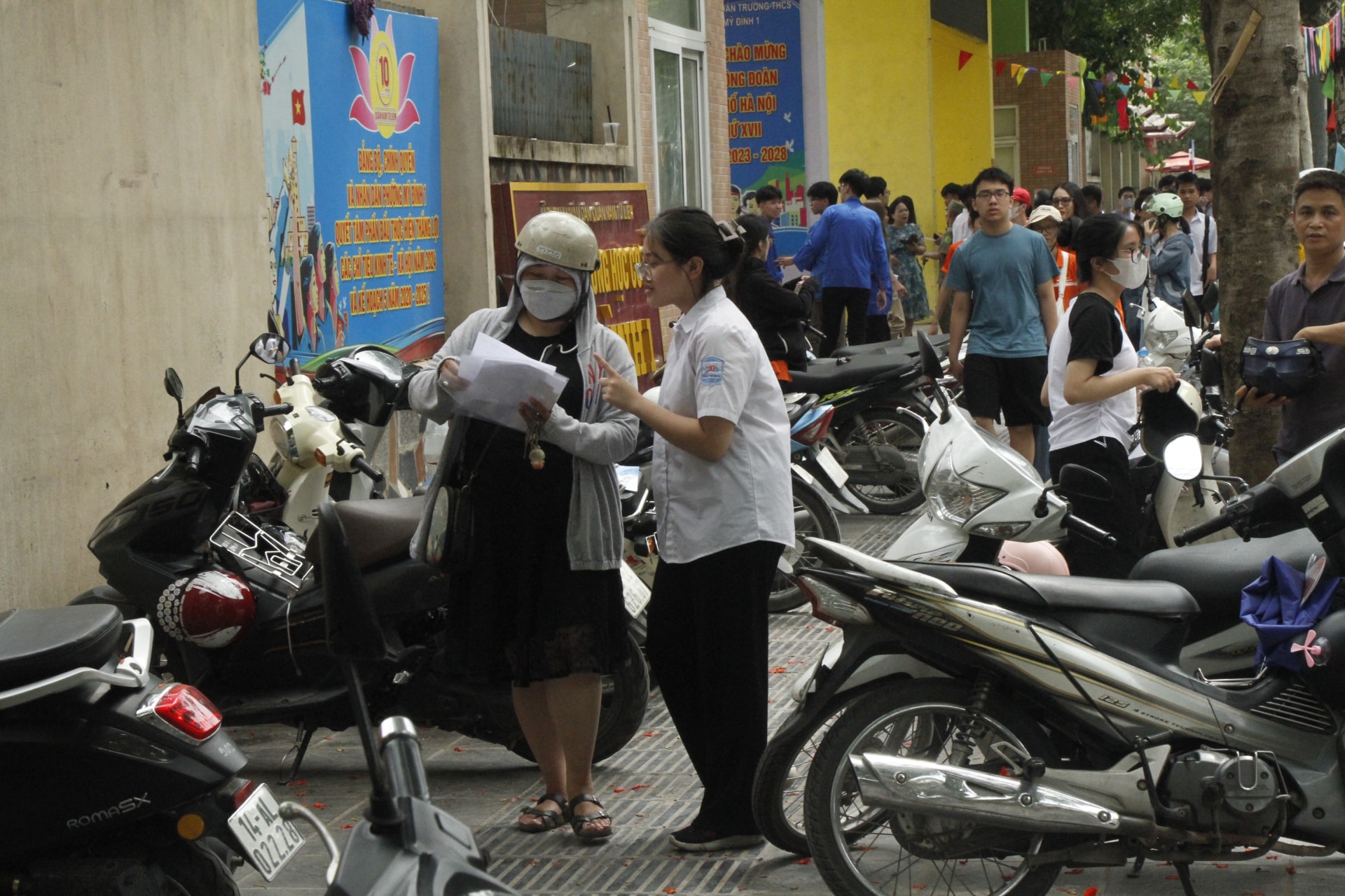 de thi ngu van lop 10 cong lap ha noi em tin minh duoc 8 diem hinh 7