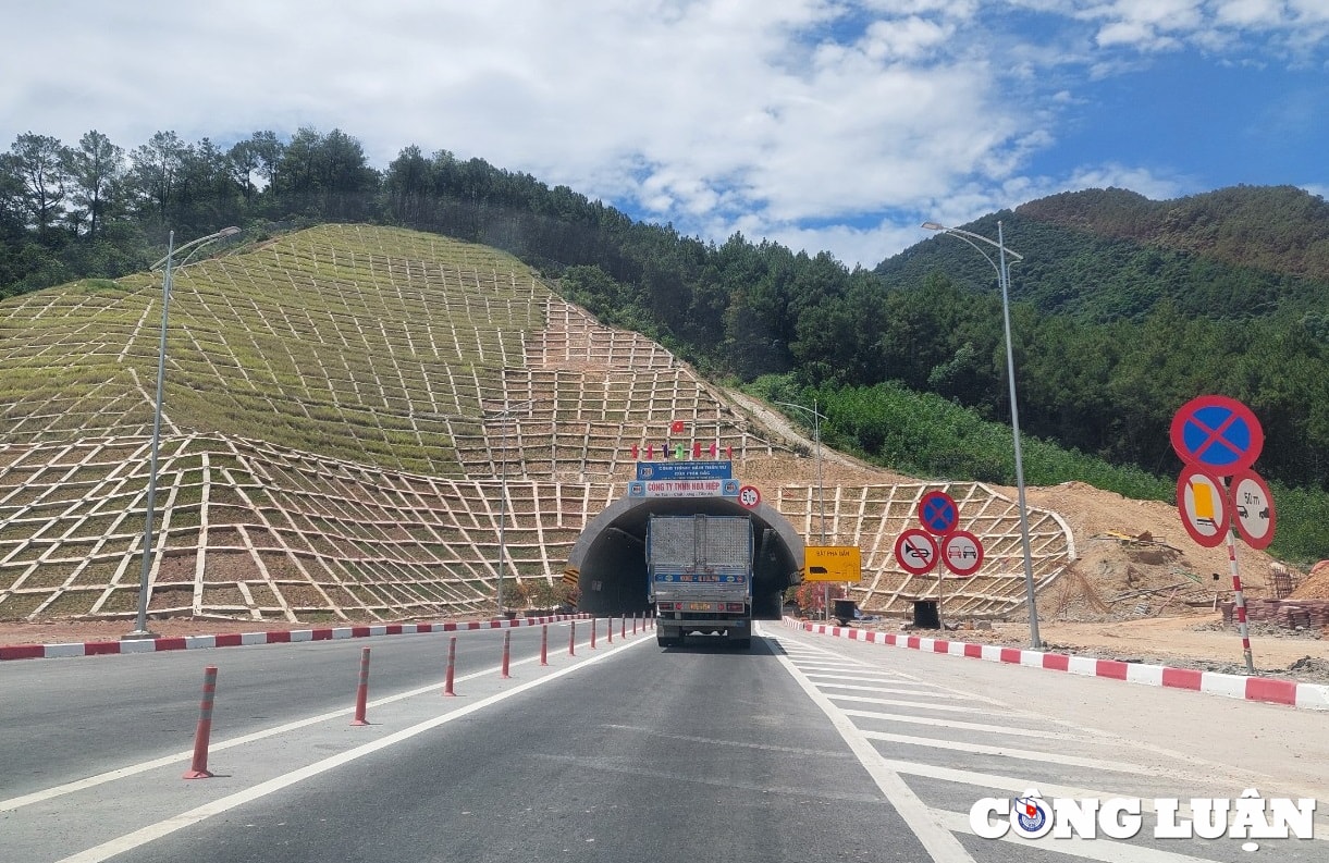 gap rut thi cong cao toc dien chau bai vot de thong xe vao ngay 30 6 hinh 1