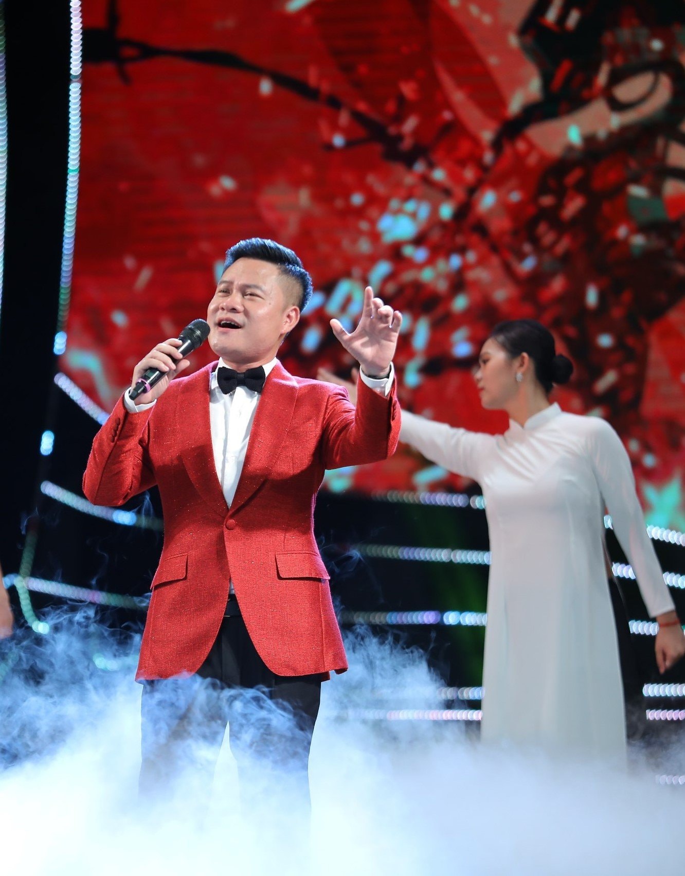 nsut hoang tung hat ton vinh tinh phu tu nhan ngay cua cha hinh 1
