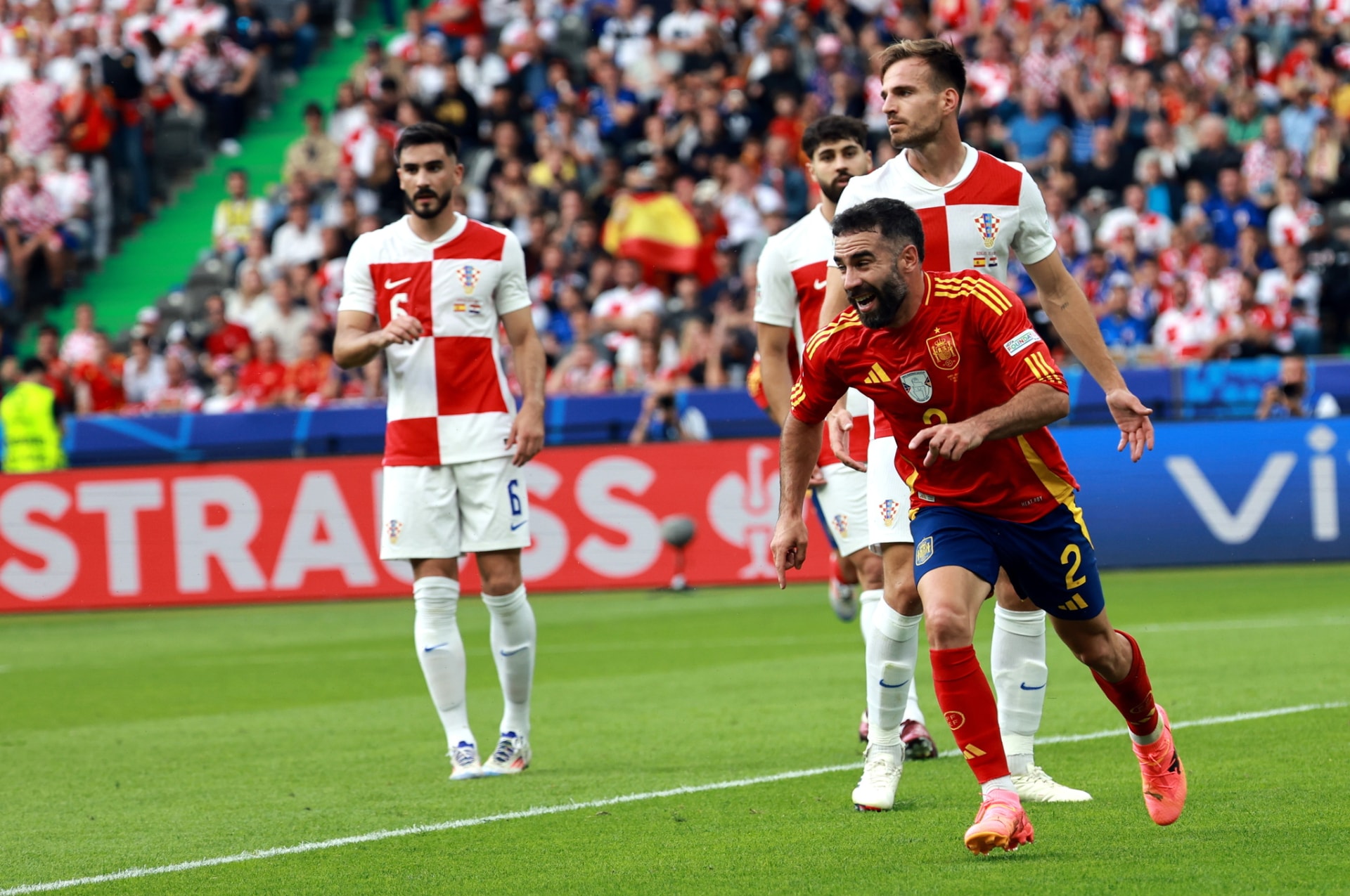 tay ban nha vui dap croatia trong mua ban thang hinh 1