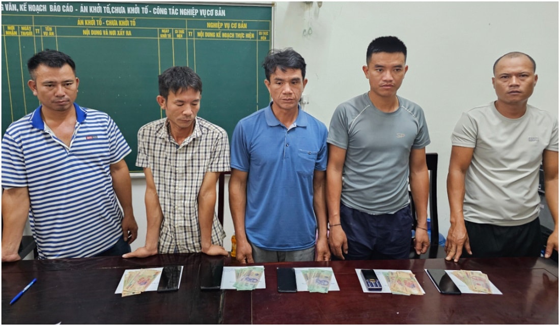 bat 5 doi tuong danh bac bang hinh thuc choi trau o nghe an hinh 1