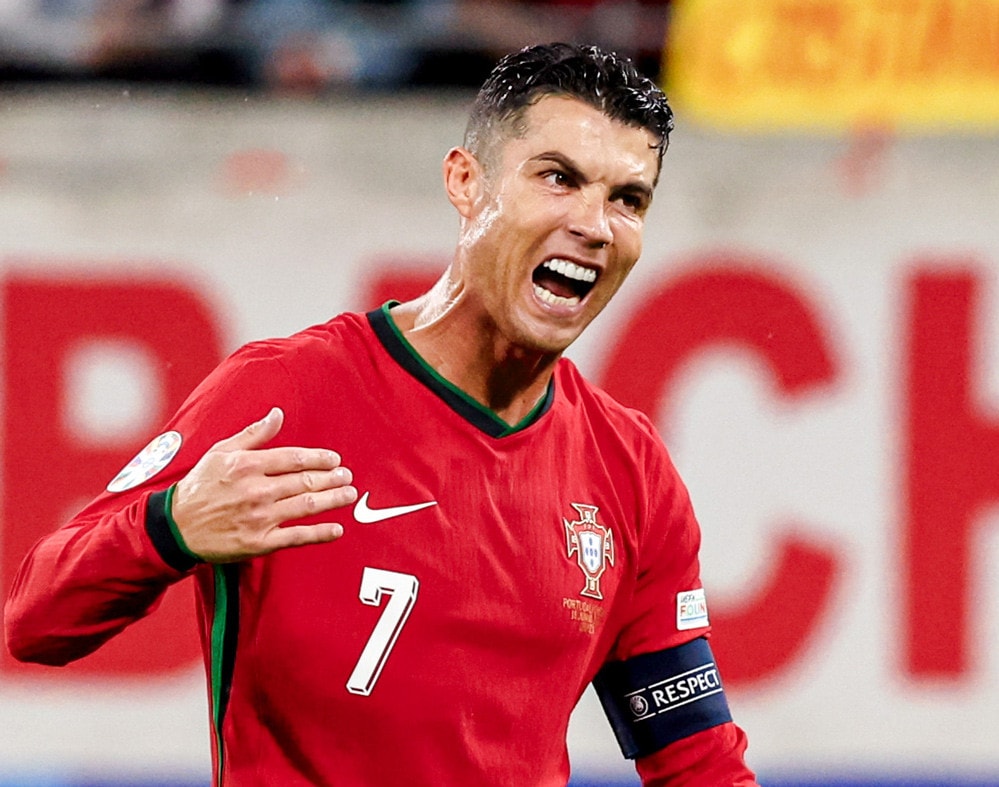 bo dao nha thang nguoc ch sec trong ngay ronaldo di vao lich su hinh 1