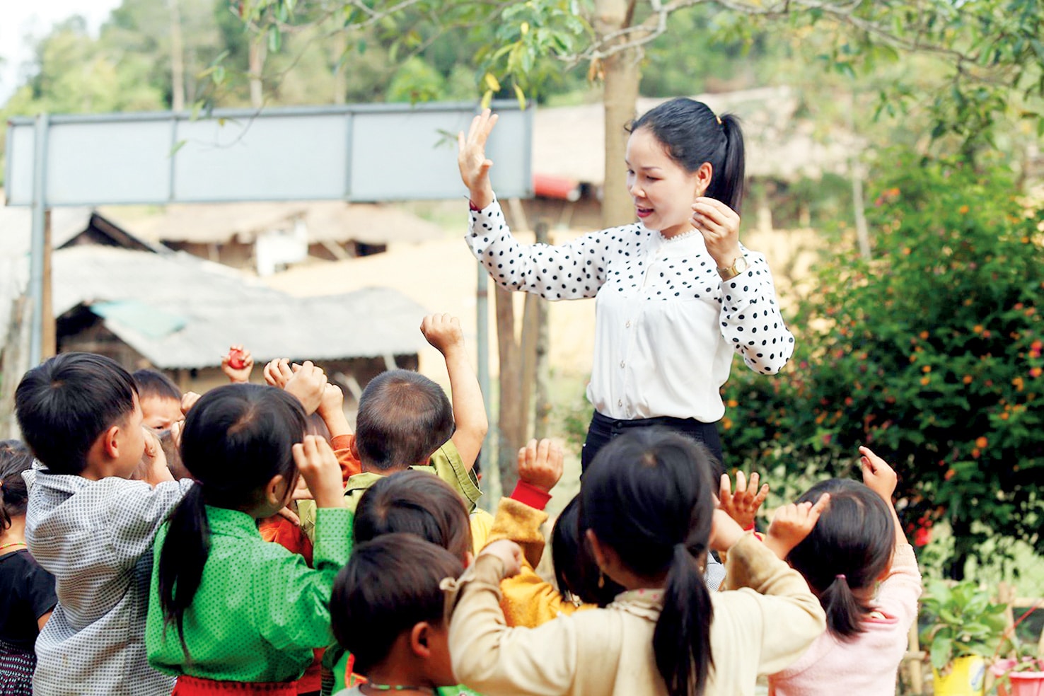mot giao vien khong duoc kiem nhiem qua 2 nhiem vu hinh 1