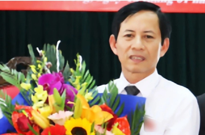 vu la dien bat tam giam pho chu tich thuong truc ubnd huyen kien xuong va dong pham hinh 1