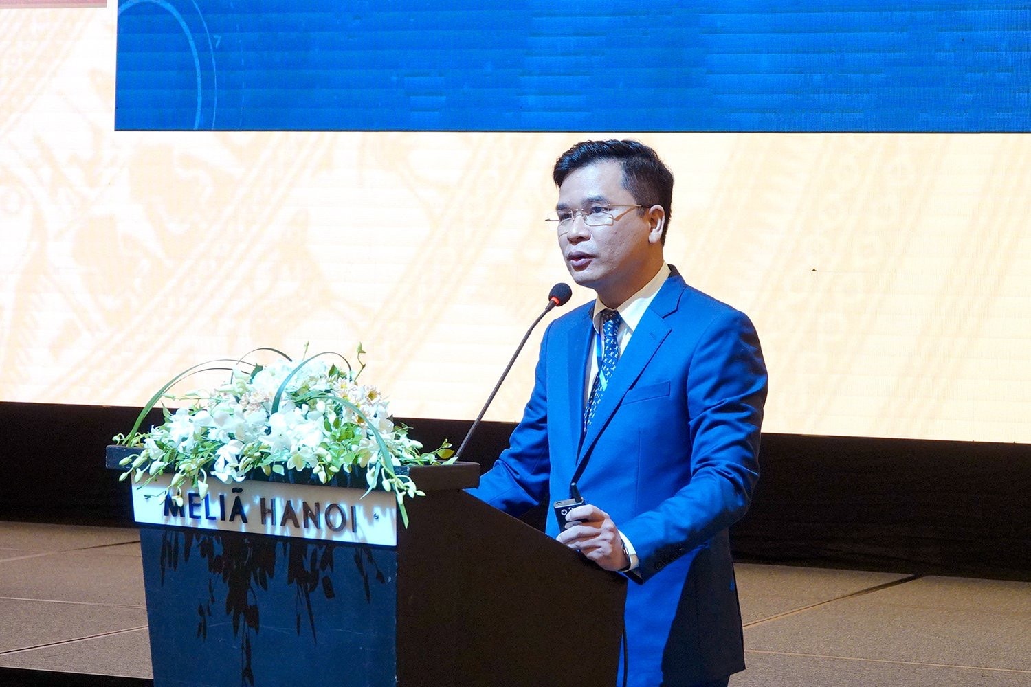 xung luc de nen kinh te but pha hinh 1