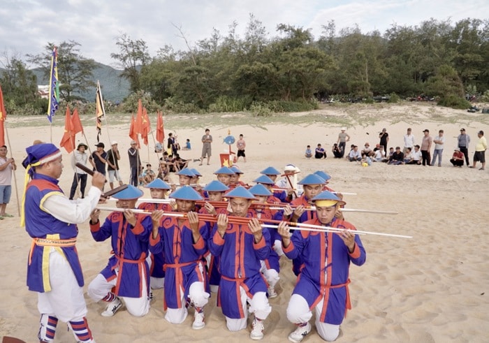 binh dinh ron rang le hoi cau ngu lo dieu hinh 3