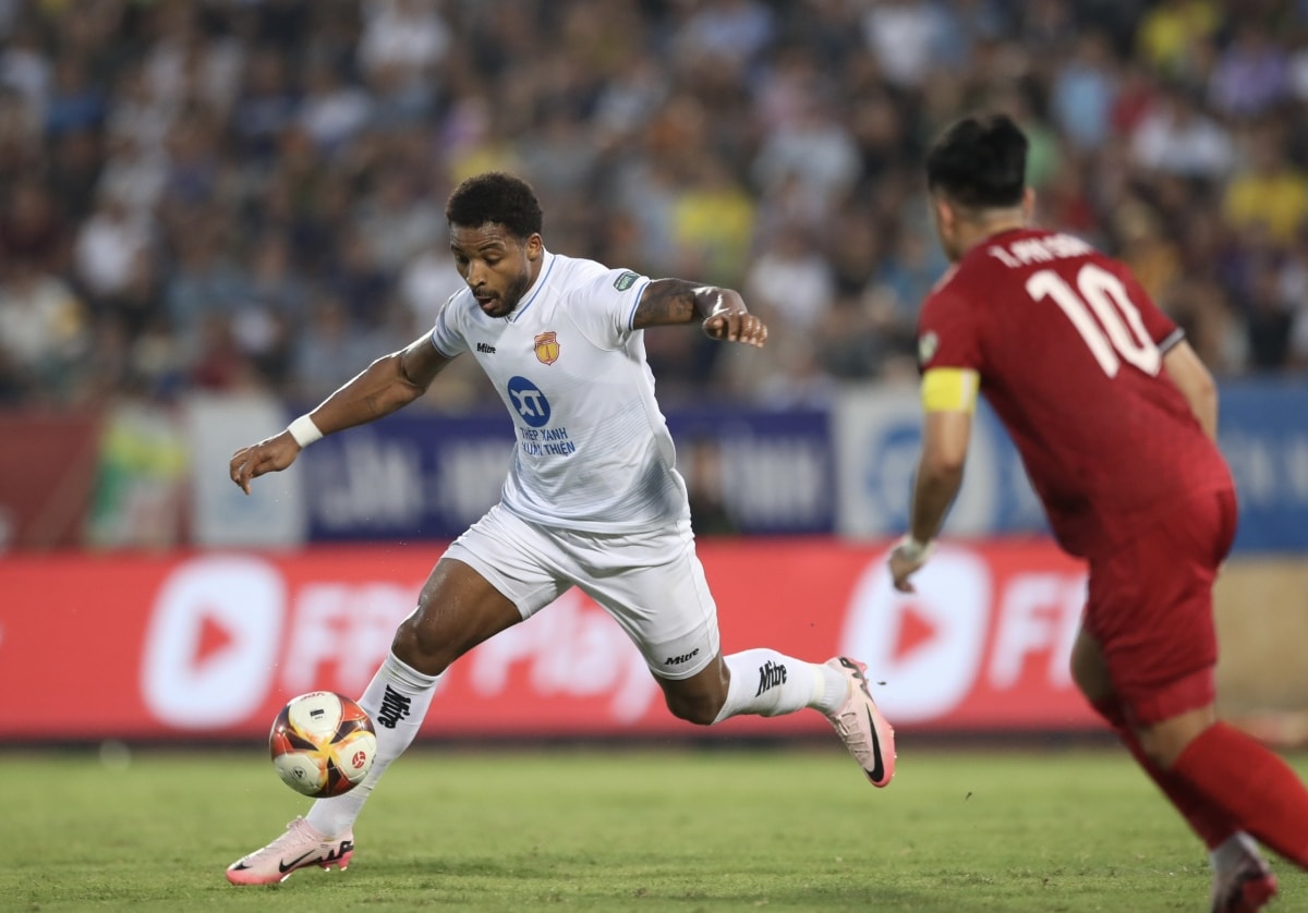 danh bai khanh hoa nam dinh fc lan dau vo dich vleague hinh 1