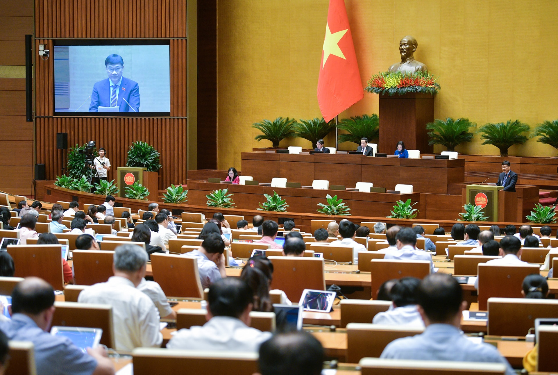 quoc hoi thao luan ve du an luat di san van hoa sua doi hinh 1