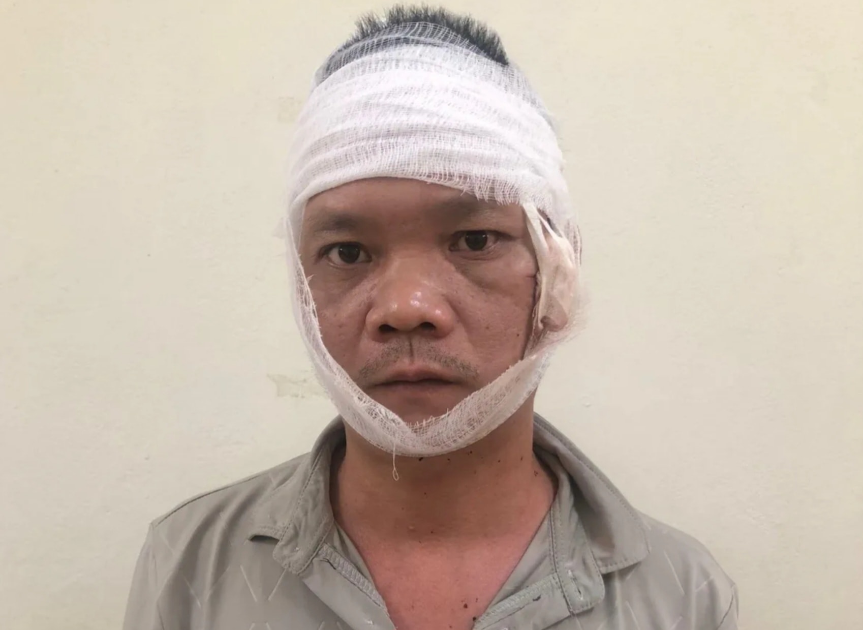 bat nghich tu dung dao quam chem bo de tu vong hinh 1